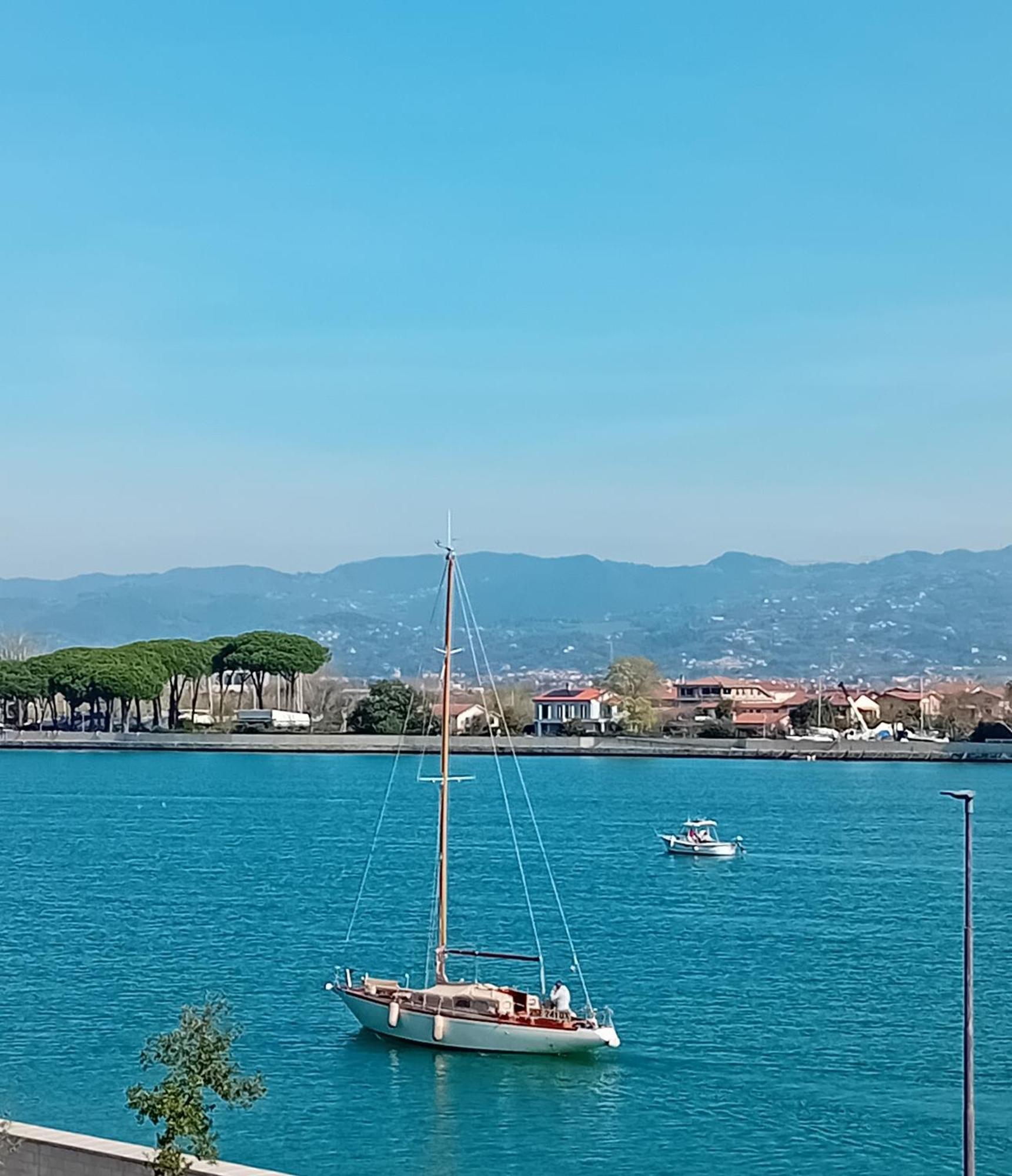 Hotel Garden Bocca Di Magra Bagian luar foto