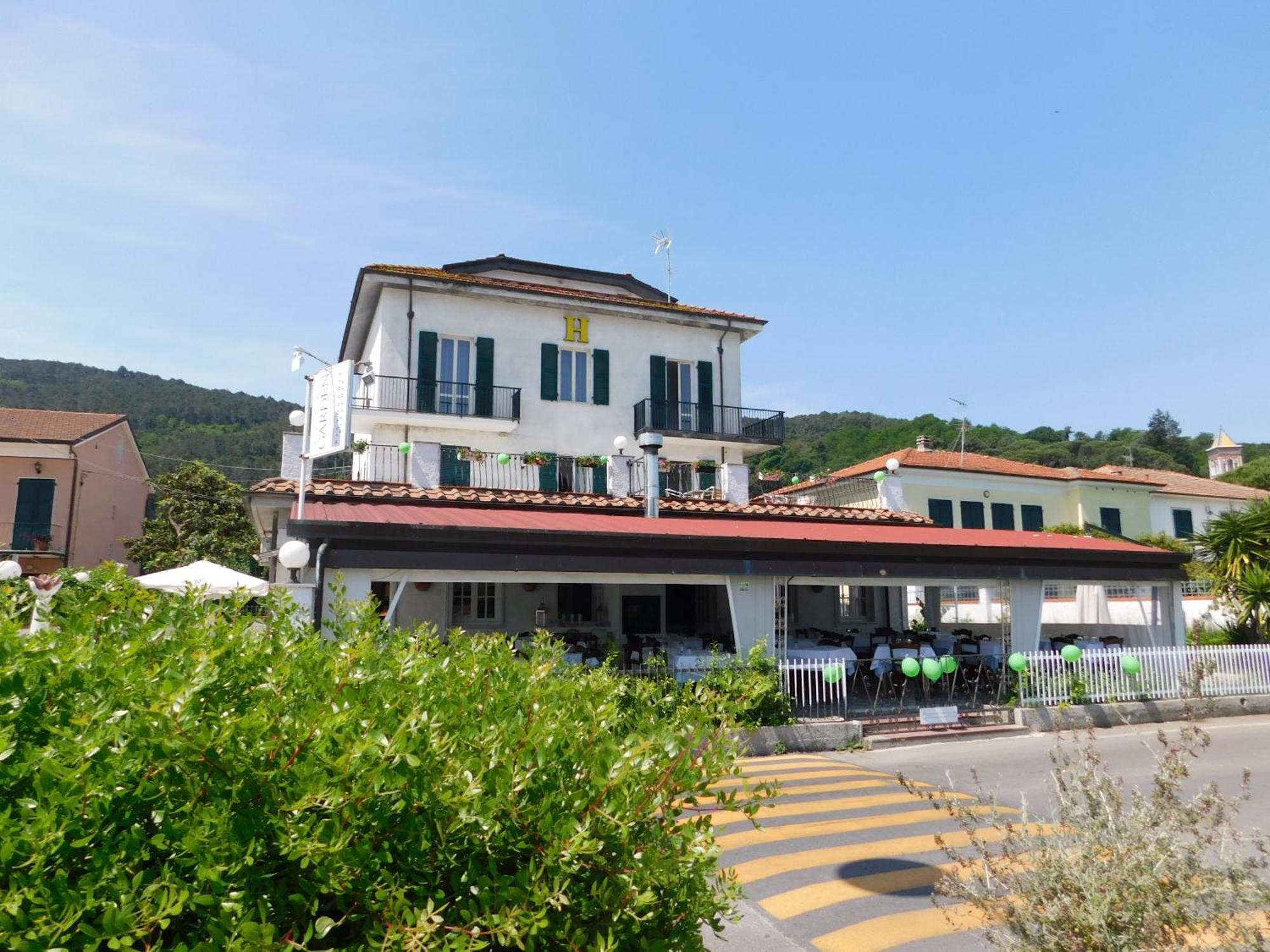 Hotel Garden Bocca Di Magra Bagian luar foto