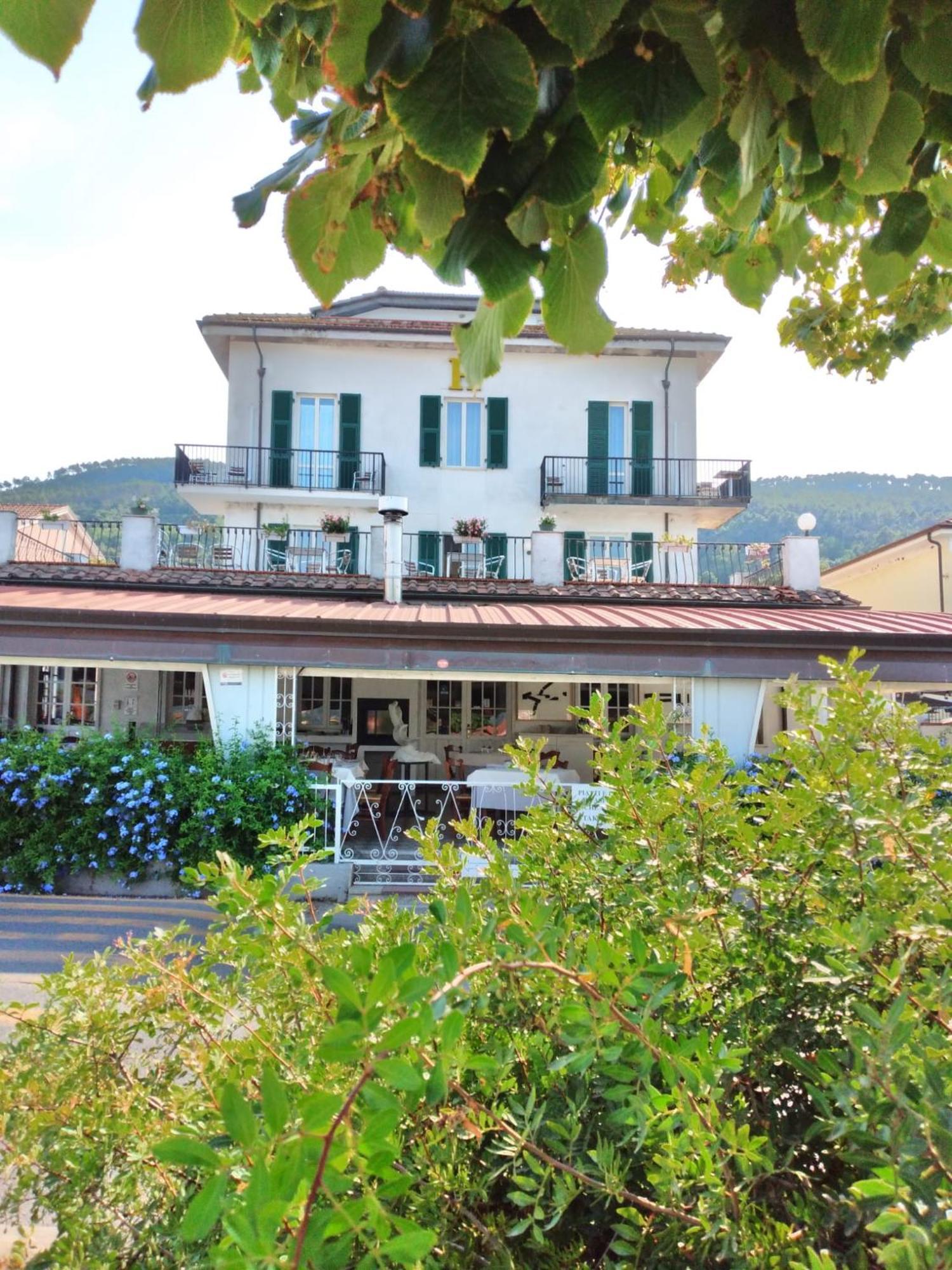 Hotel Garden Bocca Di Magra Bagian luar foto