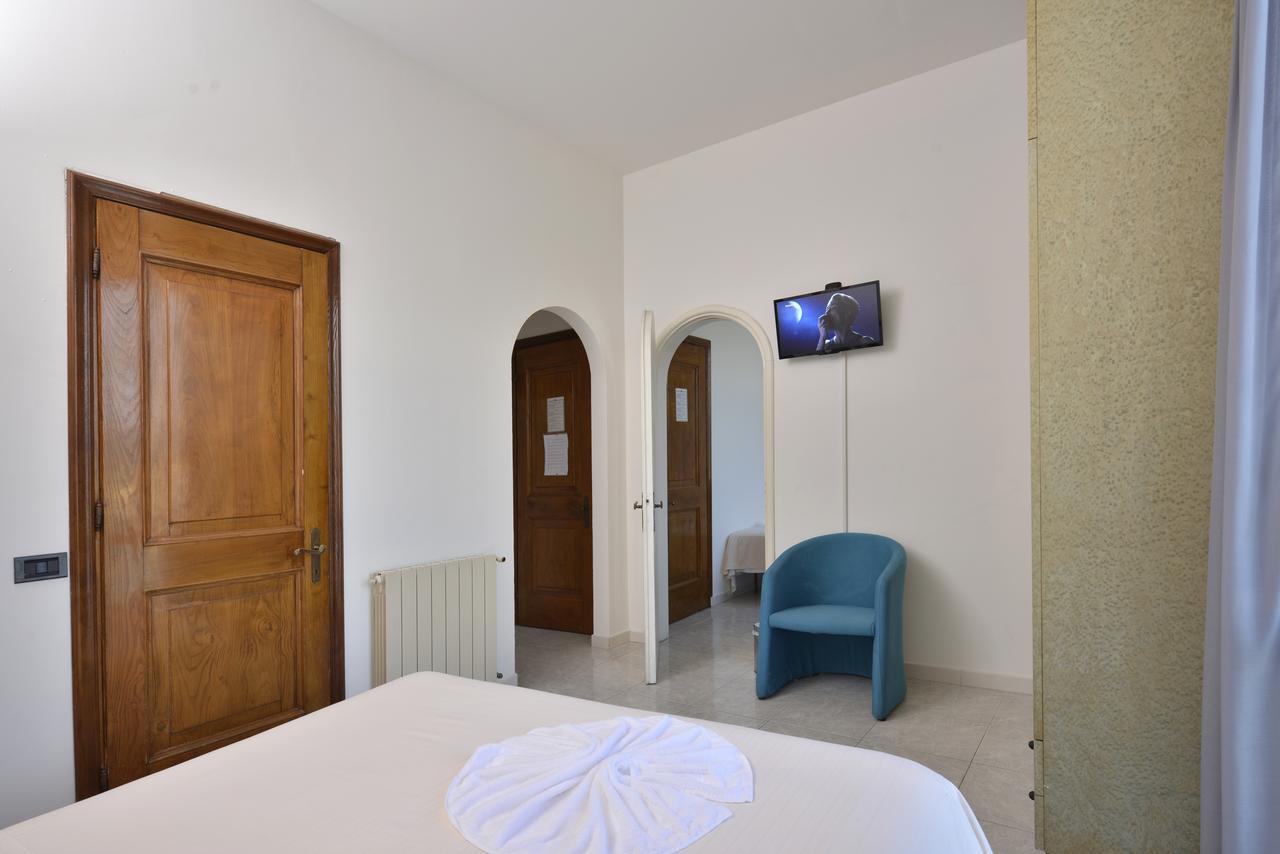 Hotel Garden Bocca Di Magra Bagian luar foto