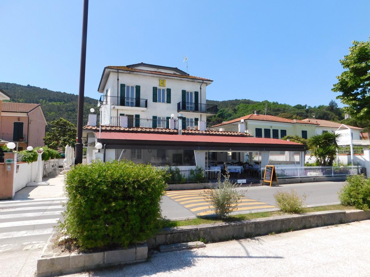 Hotel Garden Bocca Di Magra Bagian luar foto